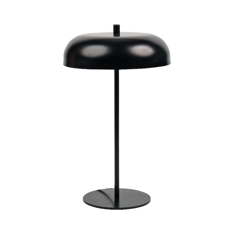 Đèn bàn kim loại cổ điển LED