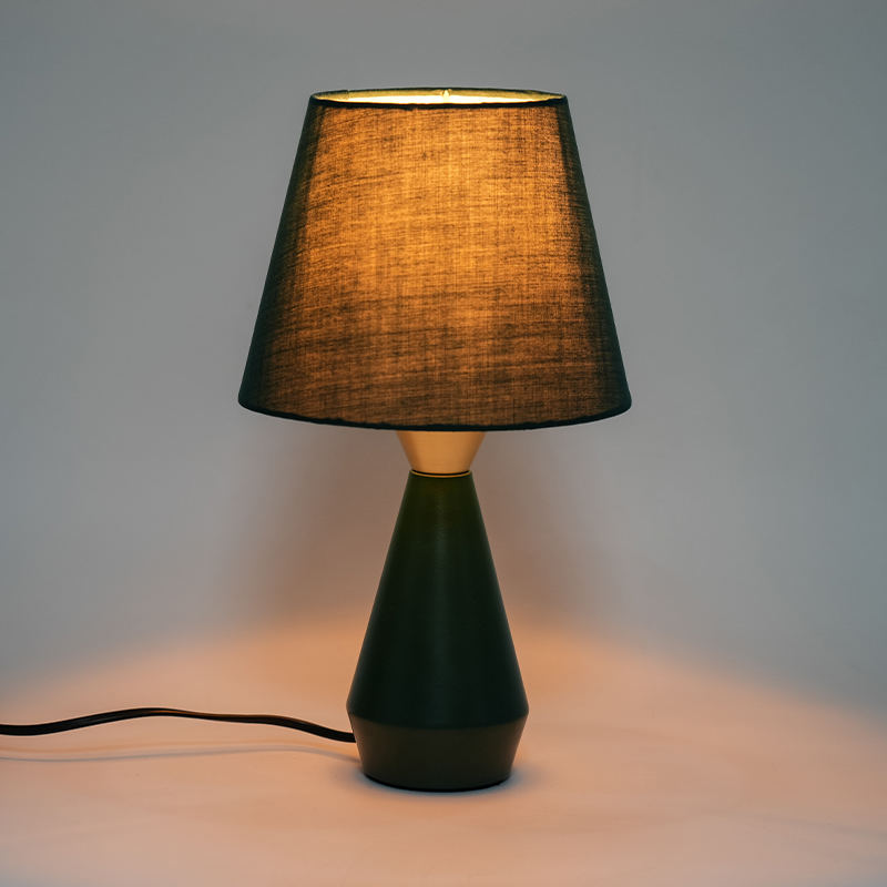 Đèn giường ngủ kim loại châu Âu retro