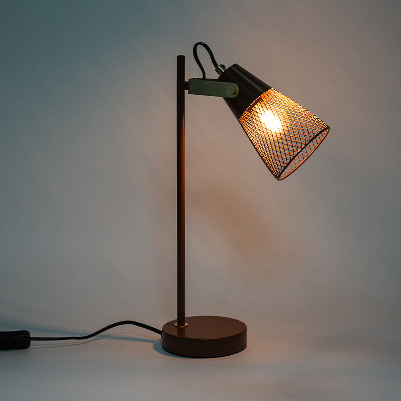 Phòng ngủ phòng ngủ kim loại rỗng đèn bàn sắt