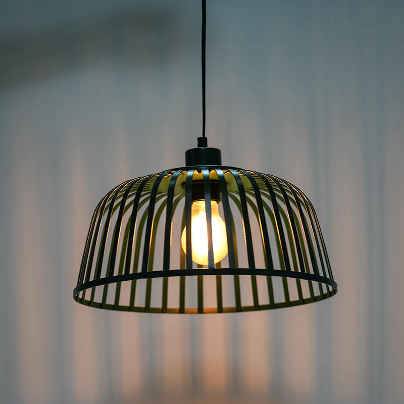 Đèn chùm sắt cổ điển